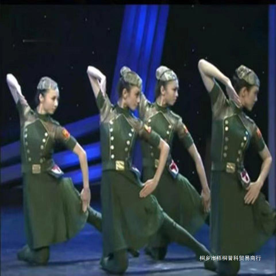 女兵群舞，軍裝下的服裝風(fēng)采，女兵群舞，軍裝下的魅力風(fēng)采