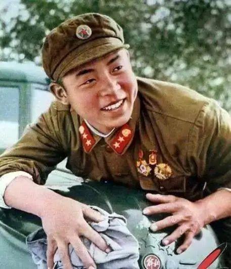 軍士與兵役制的區(qū)別，探究?jī)煞N軍事制度的差異與特點(diǎn)，軍士與兵役制差異探究，軍事制度的差異和特點(diǎn)分析