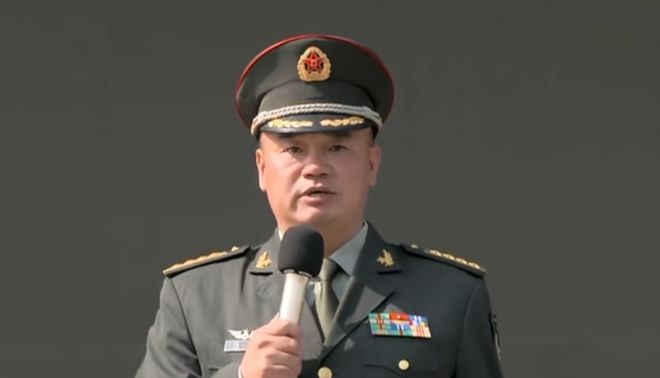 張洪杰，三軍儀仗隊中的卓越副大隊長，張洪杰，三軍儀仗隊副大隊長卓越風(fēng)采