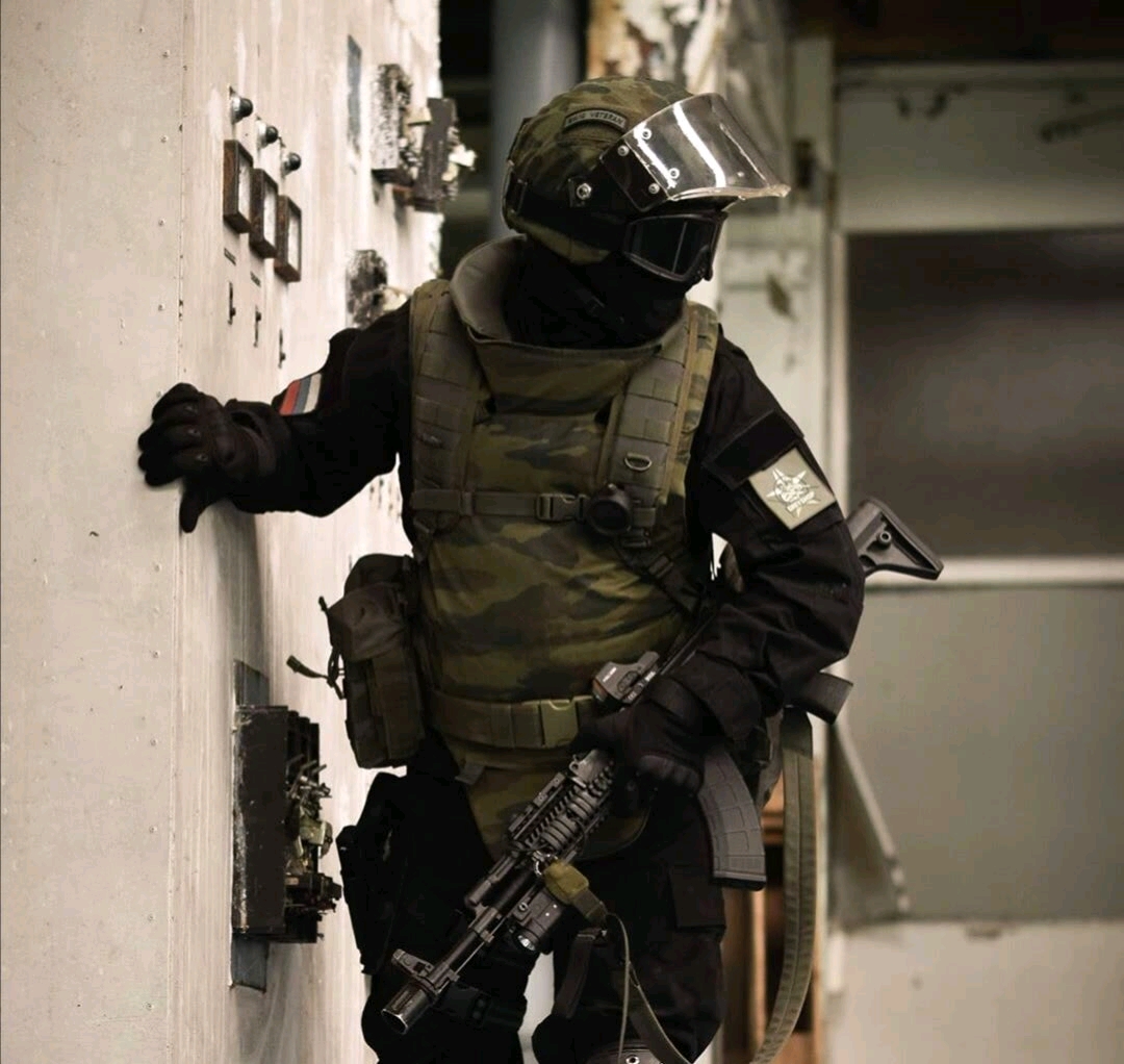 軍事潮圖頭像，探究背后的文化現(xiàn)象與審美趨勢，軍事潮圖頭像背后的文化現(xiàn)象與審美趨勢探究