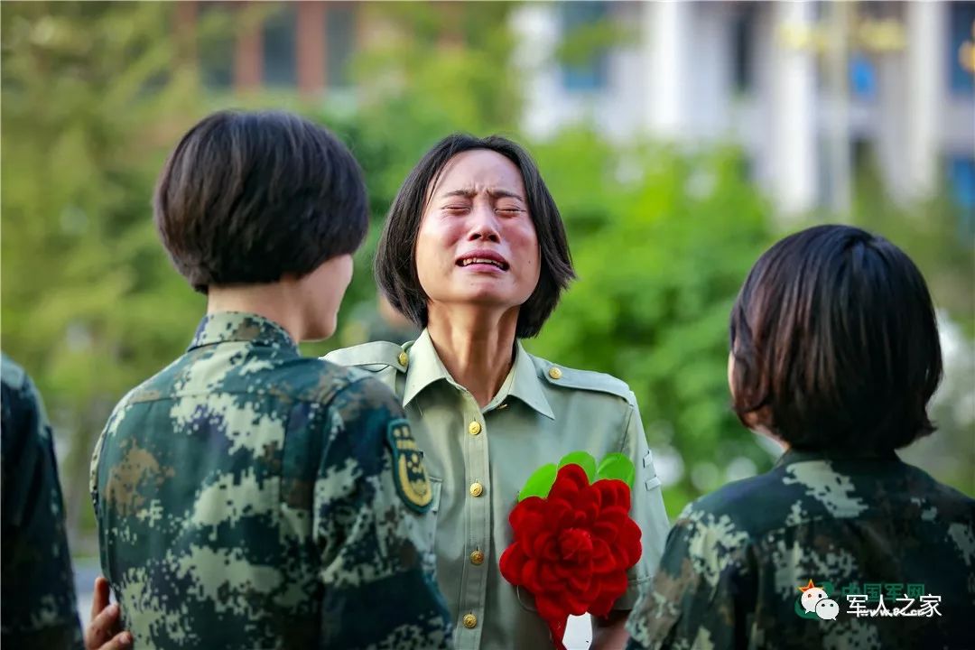 中國退伍女兵視頻，榮耀與堅韌的象征，中國退伍女兵的榮耀與堅韌，視頻展現(xiàn)時代象征