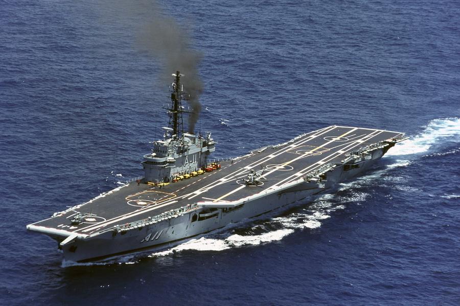 航空母艦，承載多樣人才與輝煌夢想的巨艦，航空母艦，人才夢想?yún)R聚的輝煌巨艦