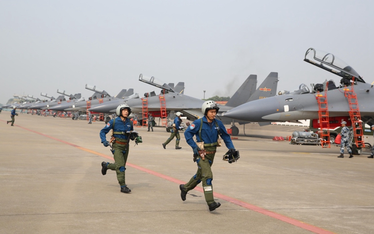 空十五軍王牌師，榮耀與擔當?shù)南笳?，空十五軍王牌師，榮耀與擔當?shù)膽?zhàn)場標桿