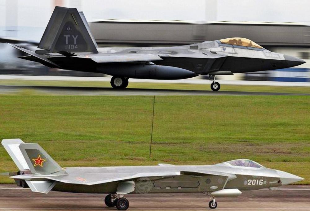殲20與F-22對(duì)比照片，探索兩款五代機(jī)的差異與相似，殲20與F-22五代戰(zhàn)機(jī)對(duì)比，探索差異與相似之處