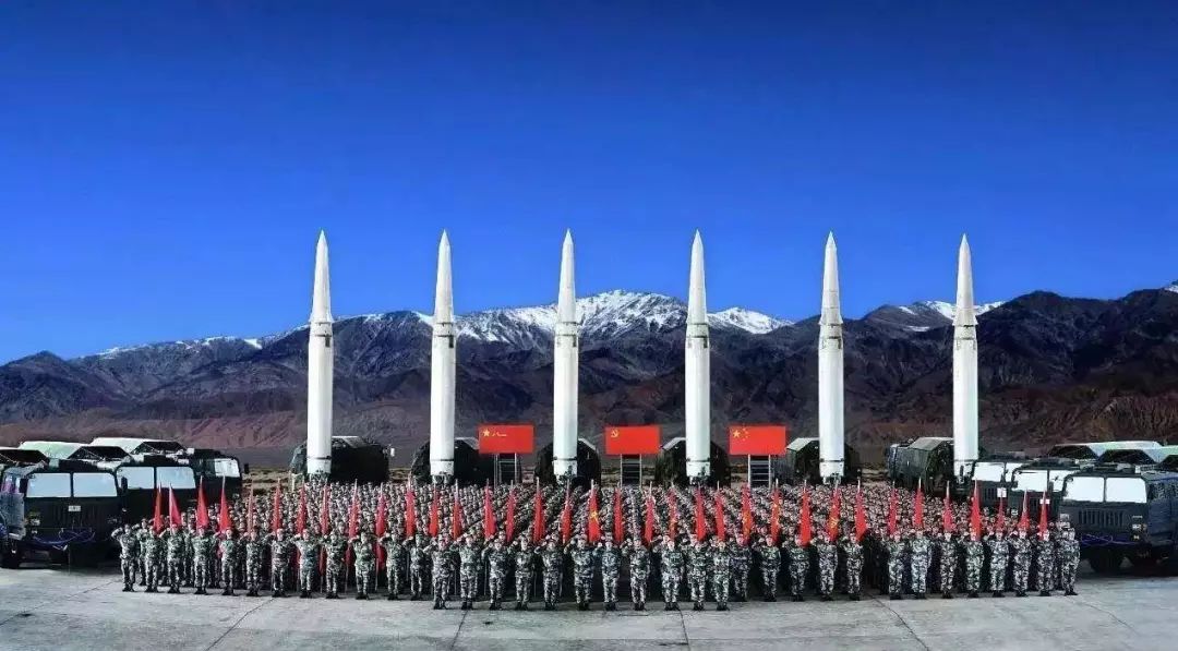 中國人民解放軍第三十九軍，英勇無畏，忠誠于國家，中國人民解放軍第三十九軍，英勇忠誠，無畏前行
