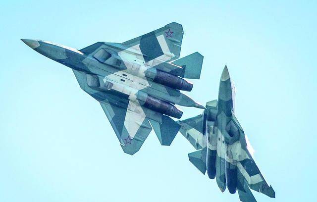 蘇57與F22，空中霸主之爭(zhēng)，蘇57與F22，空中霸主之爭(zhēng)對(duì)決揭秘