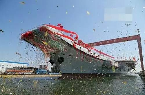 國(guó)產(chǎn)航母首次下水，里程碑事件揭示中國(guó)海軍新時(shí)代的來(lái)臨，國(guó)產(chǎn)航母首次下水，中國(guó)海軍新時(shí)代的里程碑事件來(lái)臨