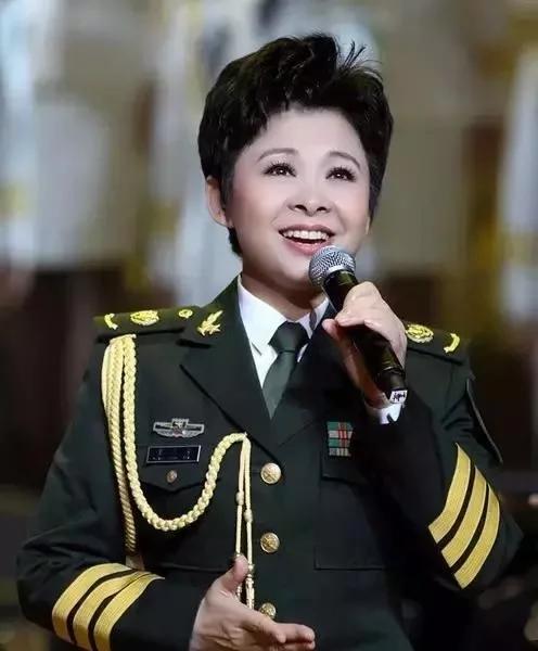 今天是董文華的生日——?dú)q月如歌，情感如詩，董文華的生日，歲月如歌，情感如詩的美好時(shí)光