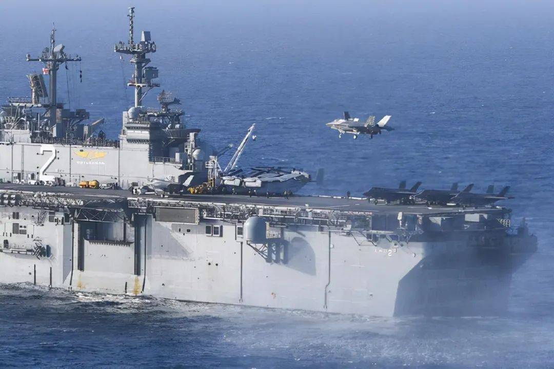 黃蜂級兩棲攻擊艦編隊，現(xiàn)代海戰(zhàn)的先鋒力量，黃蜂級兩棲攻擊艦編隊，現(xiàn)代海戰(zhàn)先鋒力量