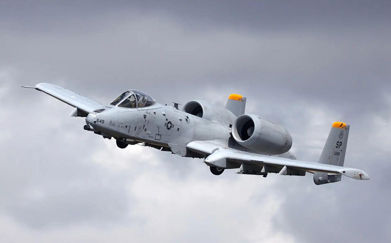 揭秘A-10攻擊機的強大實力，揭秘A-10攻擊機的強悍戰(zhàn)斗力