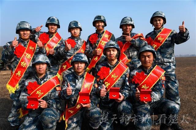 義務兵被定為空降兵，榮譽與挑戰(zhàn)并存，義務兵榮譽與挑戰(zhàn)并存，被定為空降兵之路
