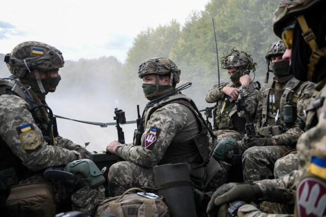 美俄最新對(duì)抗軍事視頻，揭示全球軍事平衡的微妙變化，美俄軍事對(duì)抗視頻揭示全球軍事平衡微妙變化