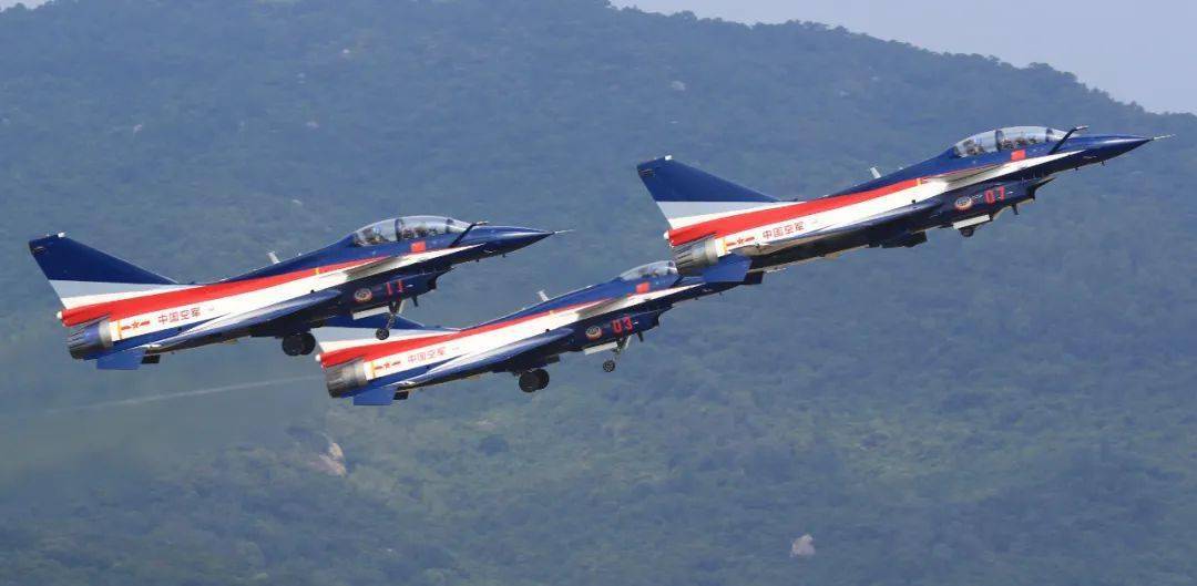 中國空軍航空大學(xué)標(biāo)志，榮耀與夢想的象征，中國空軍航空大學(xué)標(biāo)志，榮耀與夢想的象征牌