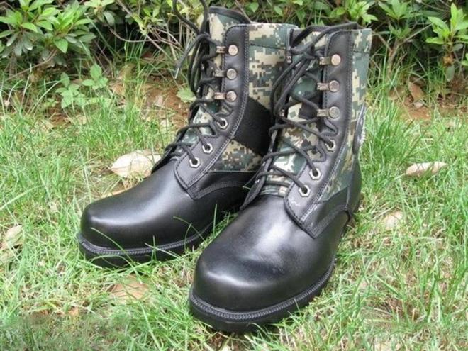 探索中國軍事裝備的新里程碑，07式軍靴，探索中國軍事裝備新里程碑，揭秘07式軍靴風(fēng)采