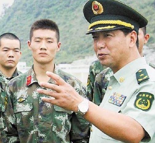 丁曉兵，榮耀的軍銜與不凡的軍魂，丁曉兵，榮耀軍銜背后的軍魂傳奇