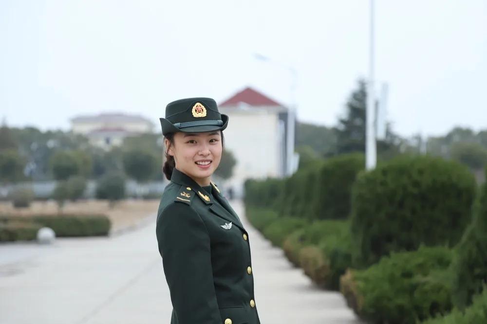 中國女兵，單人的力量與堅韌之美，中國女兵，單人力量的堅韌與美麗