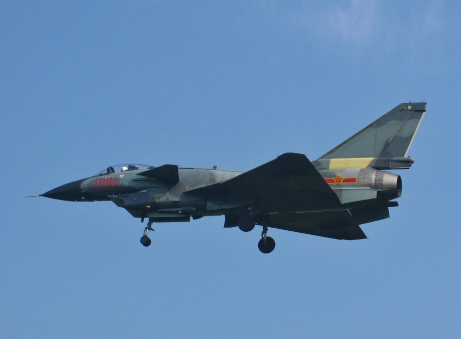 殲-10戰(zhàn)斗機(jī)裝備深度解析，殲-10戰(zhàn)斗機(jī)深度裝備解析