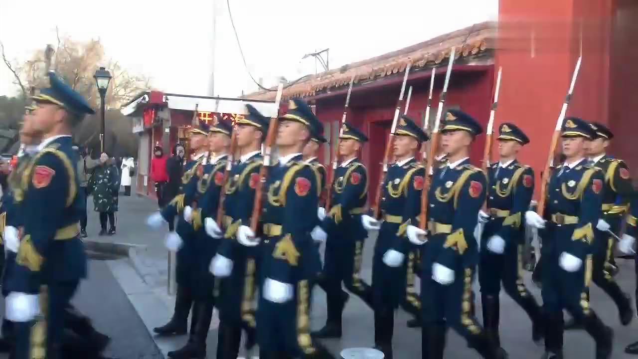 三軍儀張隊(duì)圖片，榮耀與力量的展現(xiàn)，三軍儀張隊(duì)圖片，榮耀與力量的匯聚展現(xiàn)
