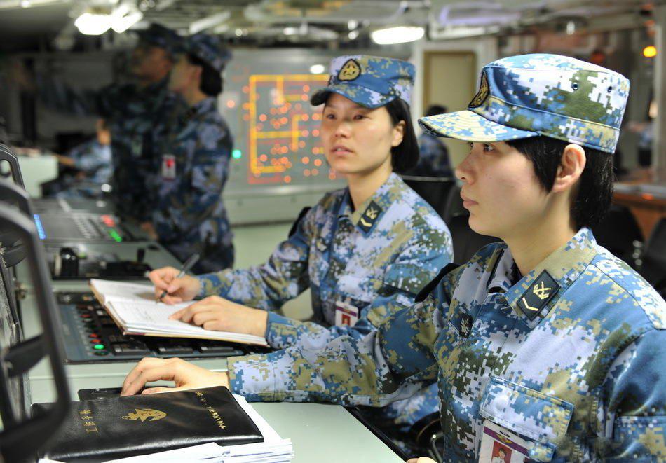 中國女兵最漂亮的照片大全——展現(xiàn)鏗鏘玫瑰的別樣風采，中國女兵最美麗的瞬間，鏗鏘玫瑰的風采展示
