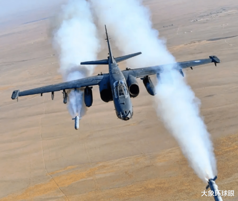 A10攻擊機(jī)與暴君的對(duì)決，空中力量的較量，A10攻擊機(jī)與暴君的空中對(duì)決，空中力量大比拼