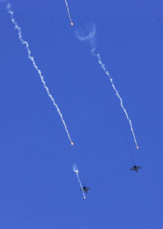 中國(guó)空軍裝備空射誘餌系統(tǒng)，戰(zhàn)略防御與作戰(zhàn)能力的雙重提升，中國(guó)空軍裝備空射誘餌系統(tǒng)，戰(zhàn)略防御與作戰(zhàn)能力雙重強(qiáng)化