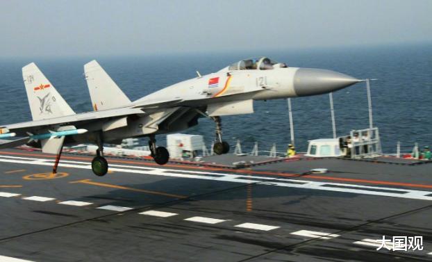 殲-15航母艦載機(jī)成功著艦，中國(guó)海軍航空兵力量的里程碑事件，殲-15航母艦載機(jī)成功著艦，中國(guó)海軍航空兵力量的重大里程碑事件