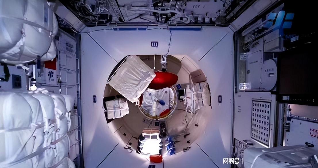 美國驚訝于中國空間站的崛起，中國空間站的崛起震驚美國
