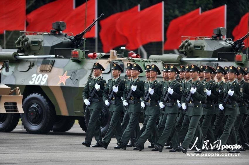 香港回歸20年閱兵分列式視頻，回顧與前瞻，香港回歸20年閱兵分列式回顧與前瞻視頻