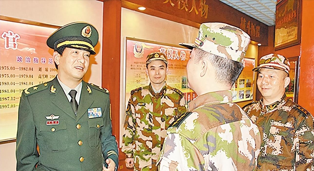 丁曉兵的入黨和軍銜之路，忠誠(chéng)與榮耀的象征，丁曉兵，忠誠(chéng)與榮耀的入黨與軍銜之路