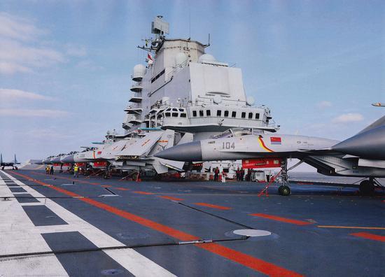 遼寧艦號尺寸，揭示中國海軍巨艦的雄偉壯觀，遼寧艦尺寸揭秘，中國海軍巨艦的壯觀風(fēng)采