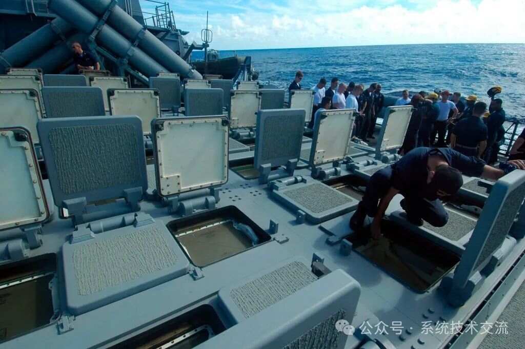 阿利伯克級驅(qū)逐艦的垂發(fā)系統(tǒng)，數(shù)量與力量的象征，阿利伯克級驅(qū)逐艦垂發(fā)系統(tǒng)，數(shù)量與力量的完美結(jié)合