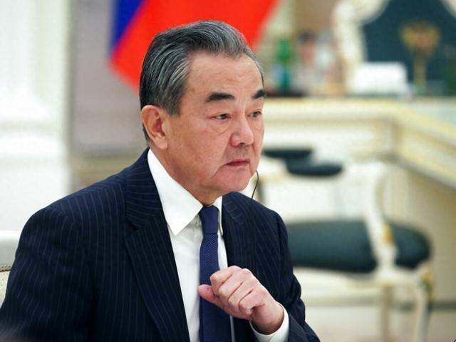 中方強(qiáng)烈譴責(zé)以色列空襲，呼吁立即停止侵犯并尊重國(guó)際法，中方強(qiáng)烈譴責(zé)以色列空襲，呼吁尊重國(guó)際法并立即停止侵犯行為