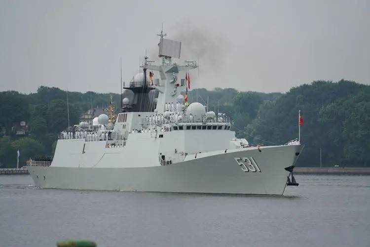 揭秘中國(guó)海軍新戰(zhàn)艦——鄭州艦的船員構(gòu)成與人數(shù)，鄭州艦船員構(gòu)成與人數(shù)揭秘，中國(guó)海軍新戰(zhàn)艦探秘