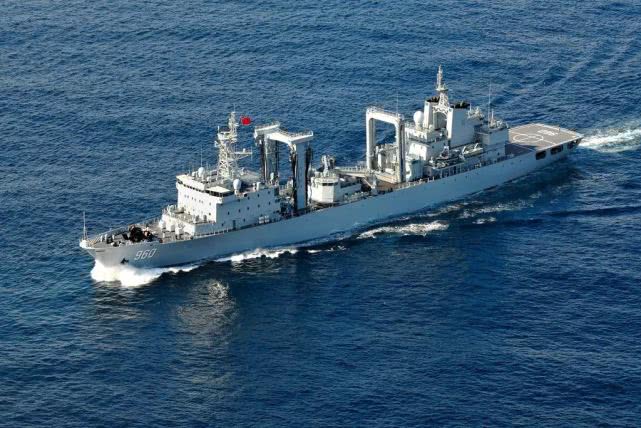 東平湖號綜合補給艦，海軍力量的重要支柱，東平湖號綜合補給艦，海軍力量的核心支柱