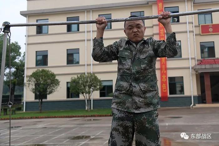 大學(xué)生入伍空軍后的職責(zé)與擔(dān)當(dāng)，大學(xué)生入伍空軍后的職責(zé)與擔(dān)當(dāng)，新時(shí)代青年的使命與榮耀
