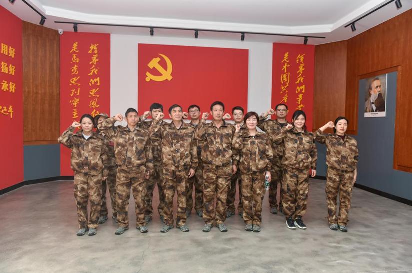 第一軍事網(wǎng)，文字與圖片的完美結(jié)合，第一軍事網(wǎng)，文字與圖片完美融合的經(jīng)典之作