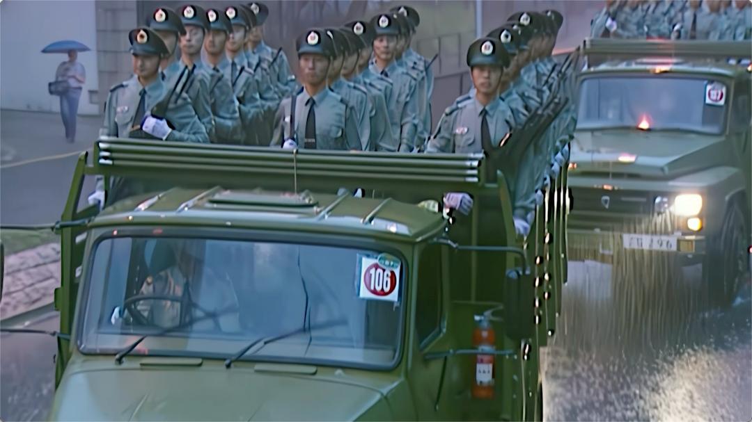 石崗軍營(yíng)地鐵站的位置及其周邊概述，石崗軍營(yíng)地鐵站位置及周邊概述