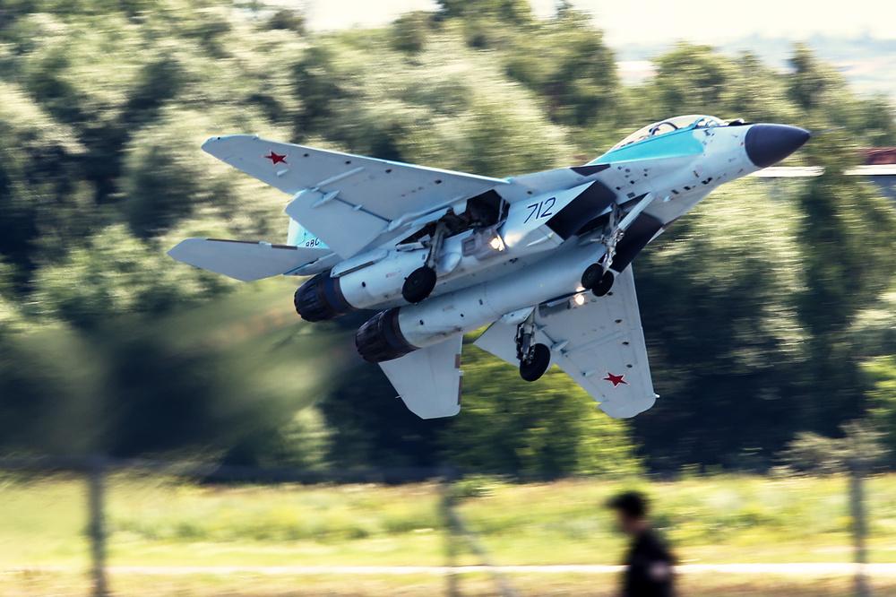 直15直升機的競爭對手，航空領(lǐng)域的激烈角逐，直15直升機的競爭對手，航空領(lǐng)域的競爭風(fēng)暴