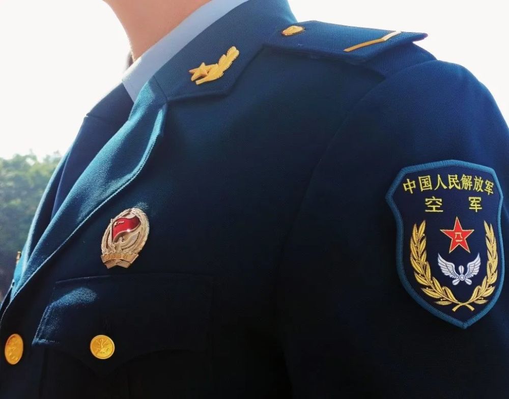中國(guó)空軍胸章圖片，歷史、榮譽(yù)與力量的象征，中國(guó)空軍胸章，歷史、榮譽(yù)與力量的標(biāo)志圖片