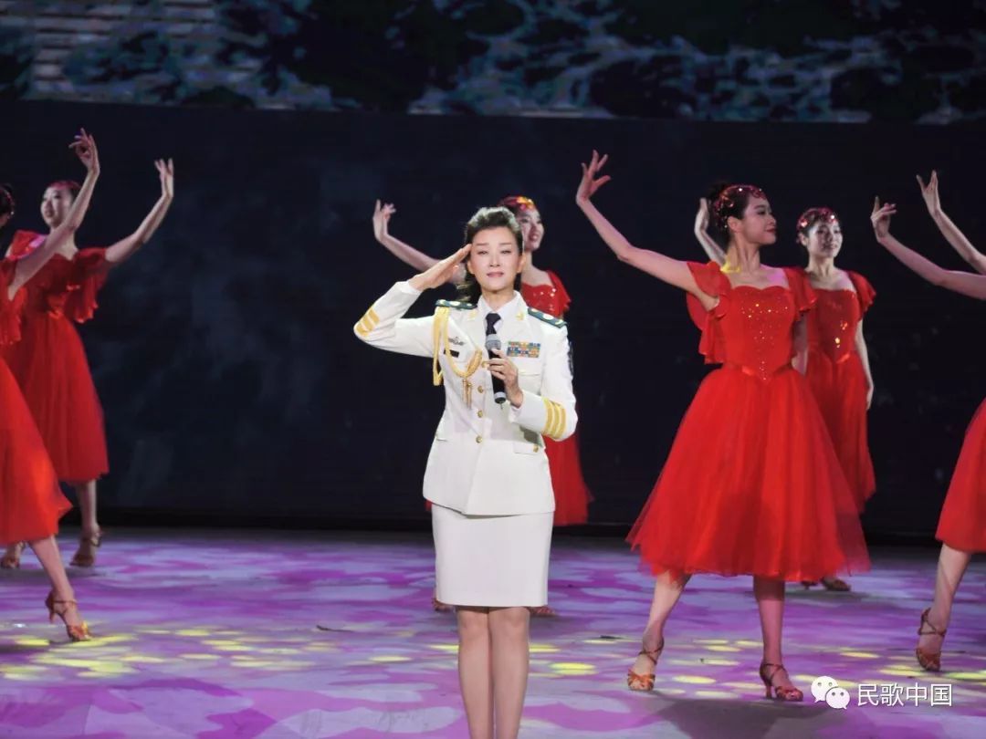 人民海軍成立70周年文藝晚會，頌揚榮耀歷程，凝聚軍民力量，人民海軍70周年榮耀慶典文藝晚會，頌揚歷程，凝聚軍民力量