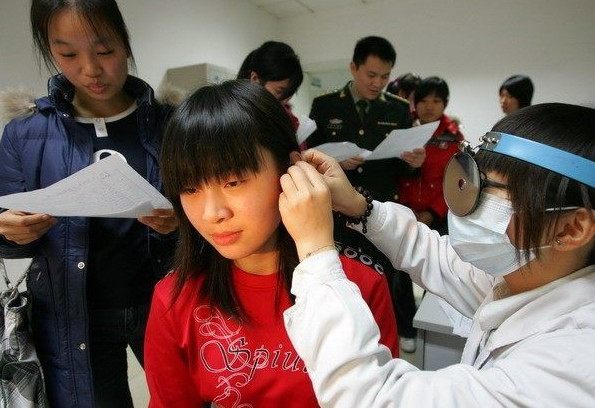 女生體檢時(shí)遇到的尷尬，女生體檢時(shí)的尷尬經(jīng)歷分享