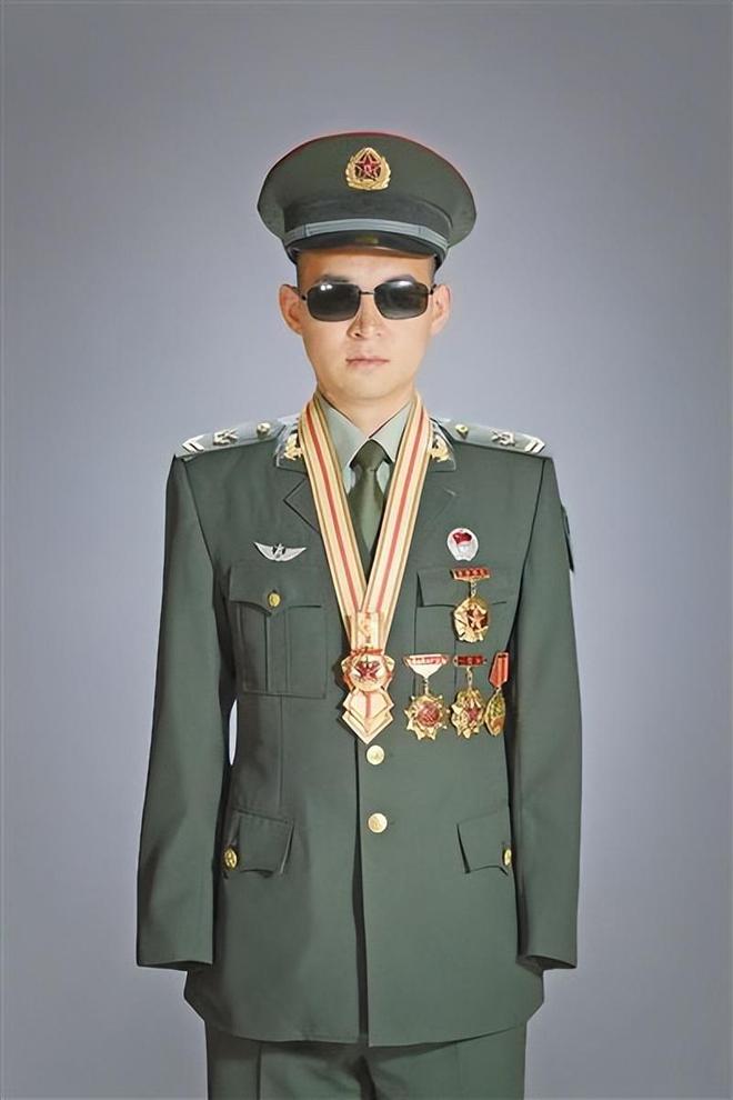 上將與八一勛章，待遇對比及意義探討，上將與八一勛章，榮譽、待遇與意義深度探討