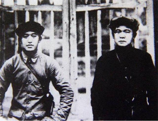 解放軍可以穿軍裝回家嗎？——對軍人著裝與公共形象的探討，軍人著裝規(guī)范與公共形象，軍裝回家的爭議與探討