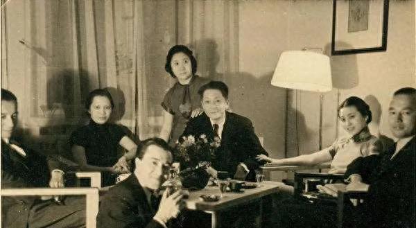 三軍儀仗隊(duì)送行錢學(xué)森，榮耀與敬意，三軍儀仗隊(duì)致敬錢學(xué)森，榮耀與敬意的送行