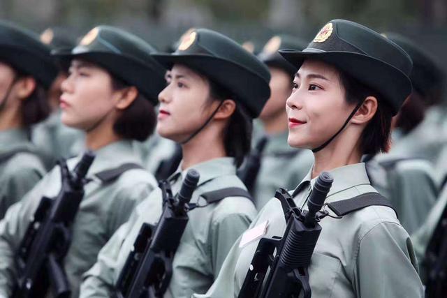 巾幗女兵圖片，展現(xiàn)女性力量與榮耀的畫卷，巾幗女兵圖片，女性力量與榮耀的輝煌畫卷
