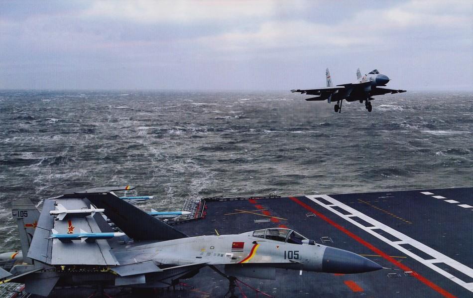 航母艦載機殲-15，中國海軍航空力量的璀璨明珠，中國海軍航空力量之驕傲，殲-15艦載機閃耀航母甲板