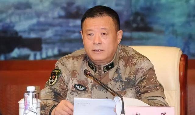 總參謀長的名字與軍事力量的核心力量——當(dāng)下軍事領(lǐng)導(dǎo)者的角色與責(zé)任，總參謀長與軍事力量核心，當(dāng)下軍事領(lǐng)導(dǎo)者的角色與責(zé)任探究