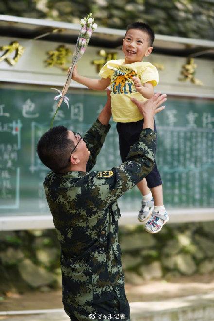 中國(guó)人民解放軍儀仗隊(duì)壁紙，榮耀的象征與精神的體現(xiàn)，中國(guó)人民解放軍儀仗隊(duì)壁紙，榮耀與精神的象征