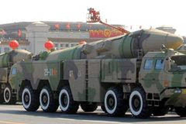 我國(guó)國(guó)防武器裝備及其發(fā)展的深度探討，我國(guó)國(guó)防武器裝備發(fā)展深度探討，現(xiàn)狀、趨勢(shì)與挑戰(zhàn)