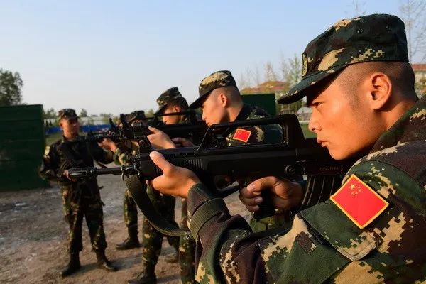 集團(tuán)軍、特種兵與機(jī)械化部隊(duì)，現(xiàn)代戰(zhàn)爭的協(xié)同力量，現(xiàn)代戰(zhàn)爭協(xié)同力量，集團(tuán)軍、特種兵與機(jī)械化部隊(duì)的聯(lián)合戰(zhàn)斗